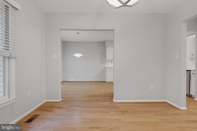 Building Photo - 7267 Olde Lantern Way