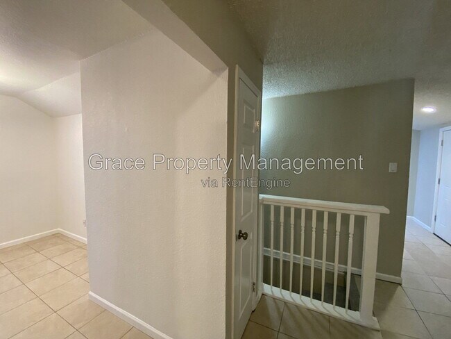 Building Photo - 636 Tennyson St