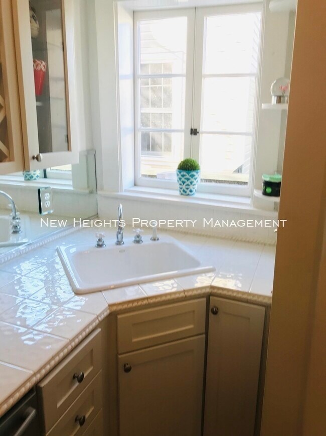 Building Photo - 301 Broad St