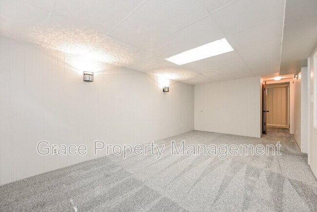Building Photo - 2610 S Gaylord St