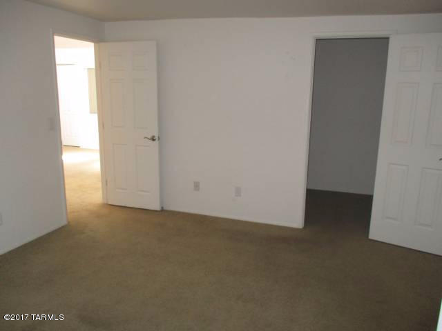 Building Photo - 5051 N Sabino Canyon Rd