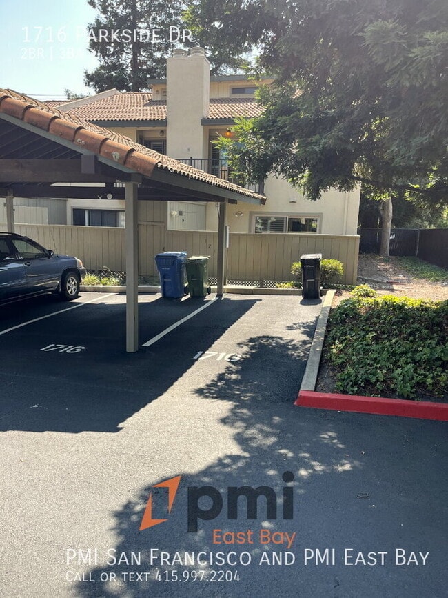 Building Photo - 1716 Parkside Dr