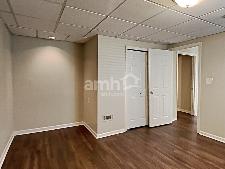 Building Photo - 2687 McGuire Dr NW