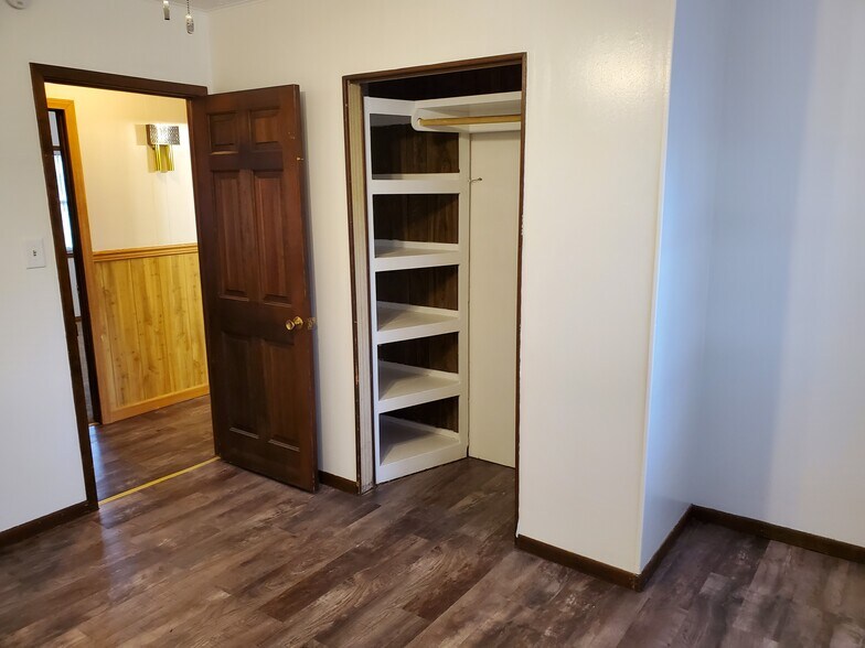 Building Photo - 226 N Nicollet St