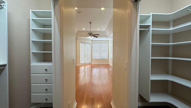 Building Photo - 1653 Cherry Ridge Dr