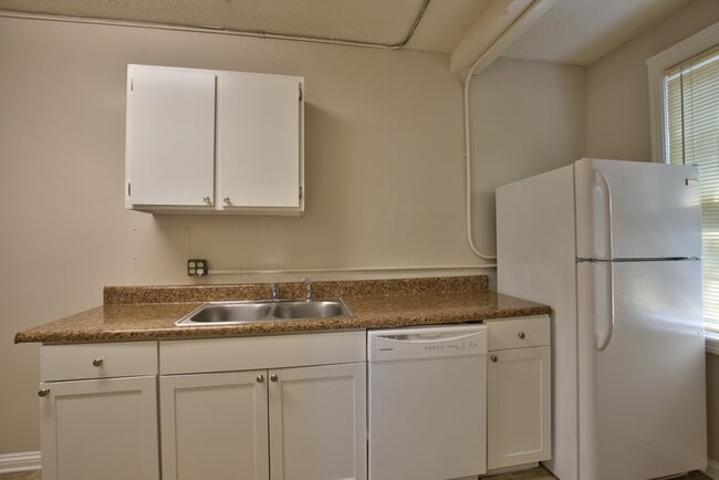 Building Photo - 2bd/2ba in MIDTOWN