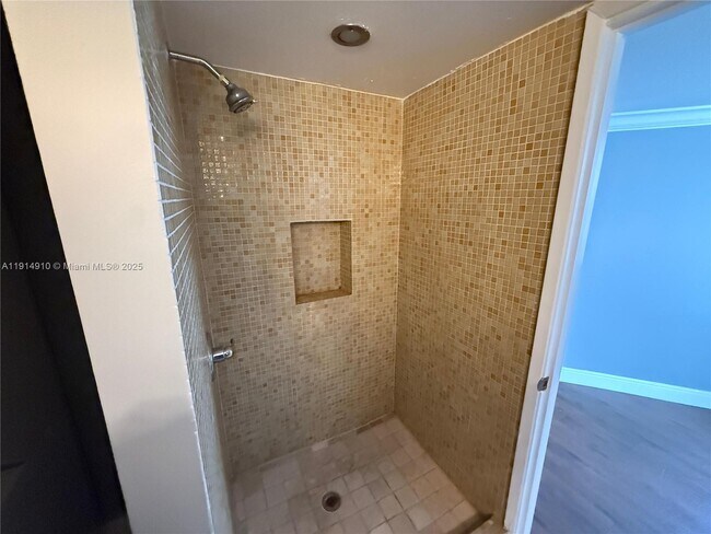 Building Photo - 9723 NW 49th Terrace