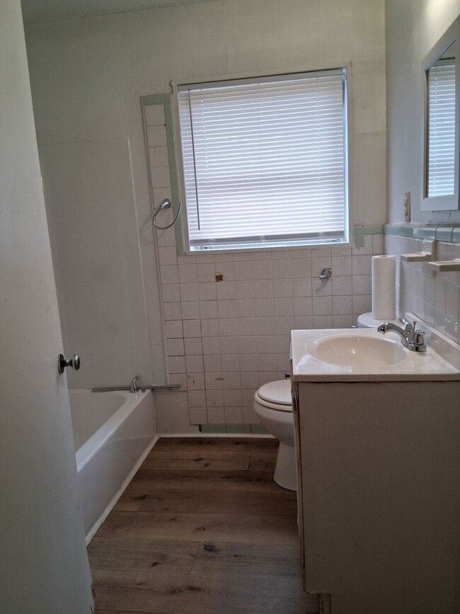 Building Photo - 1215 Tara Rd