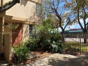 Building Photo - 5959 SW 69th St