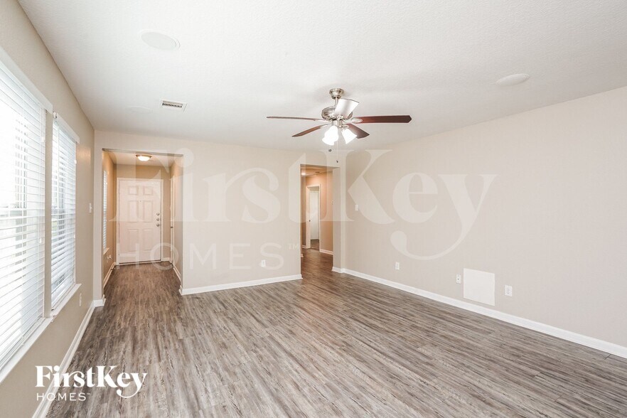 Building Photo - 6622 Hawthorne Falls Ln