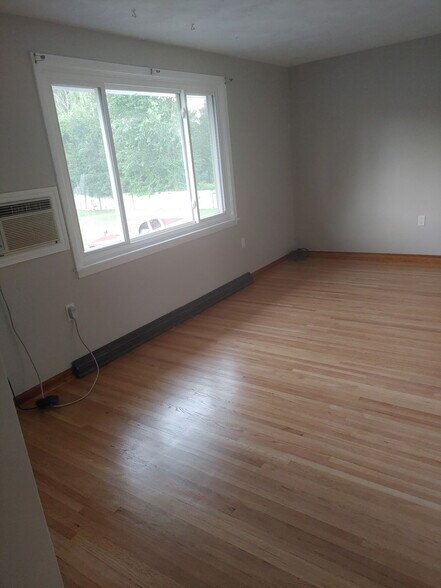Building Photo - 2718 Stenzel Ave