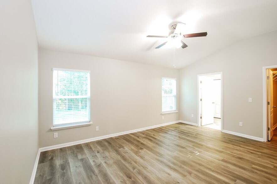 Building Photo - 252 Colorado Springs Way