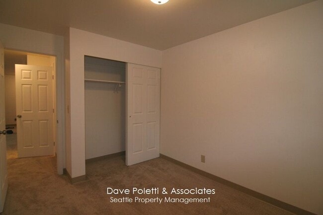 Building Photo - 14051 32nd Ave NE