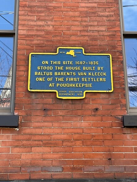 Building Photo - 226 Mill St