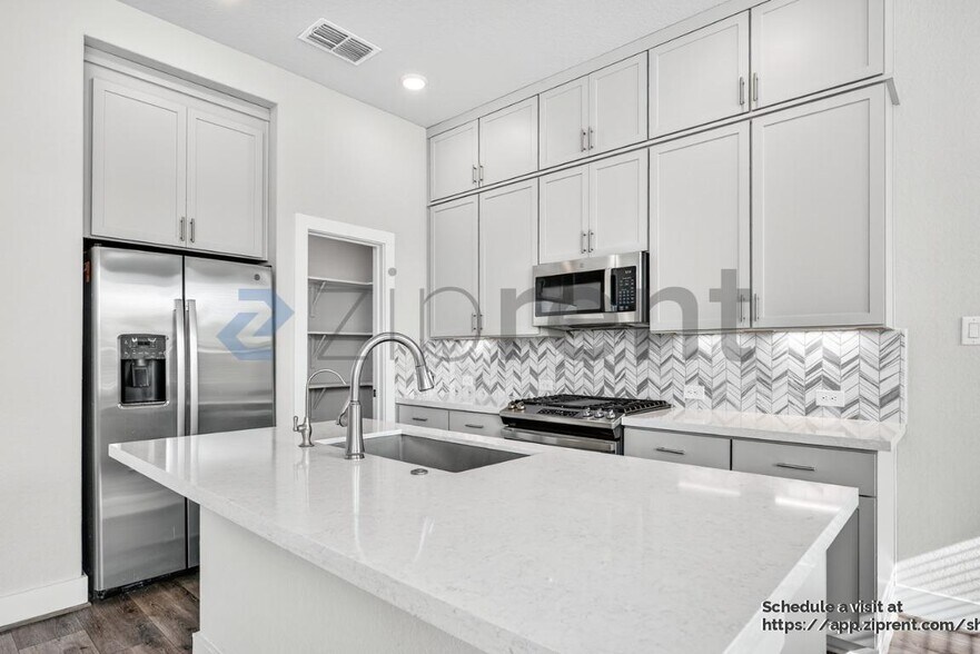 Building Photo - 8851 Oakland Rd