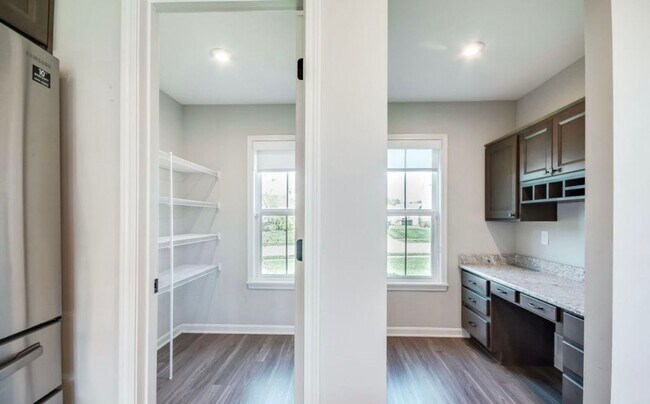 Building Photo - 15911 Long Meadow Way