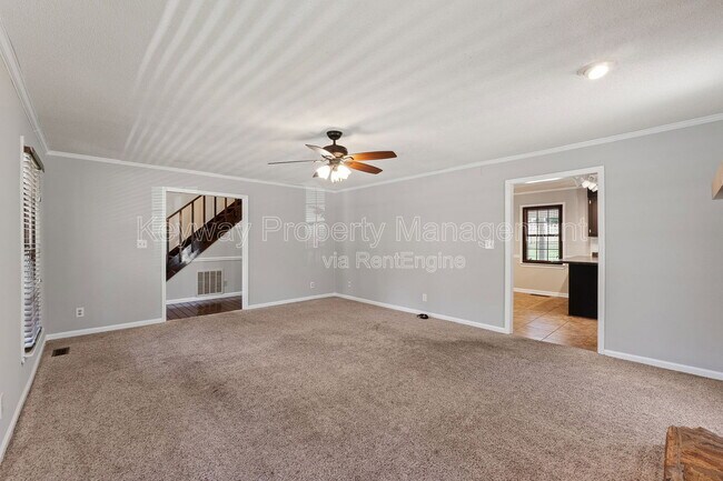 Building Photo - 255 Silver Maple Rd