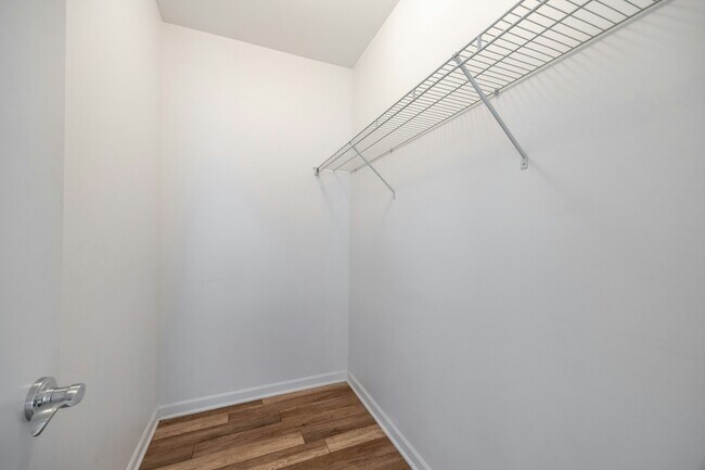 Building Photo - 2700 W North Ave