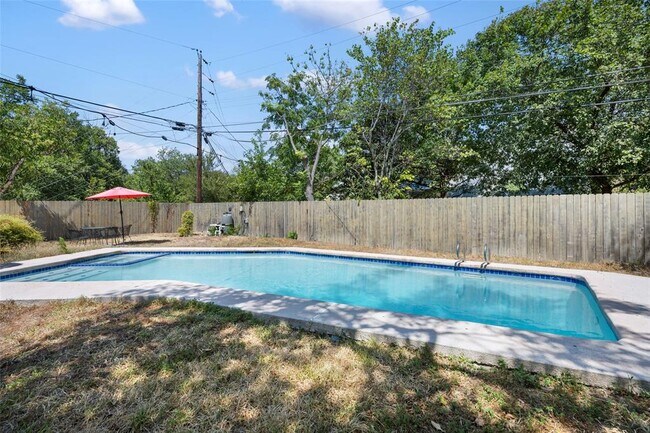 Building Photo - 6706 Willamette Dr