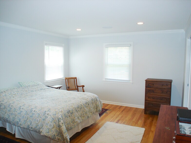 Building Photo - 35 Symor Dr