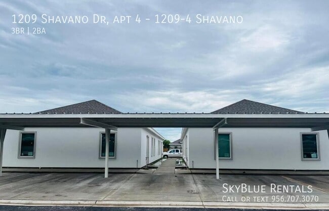 Building Photo - 1209 Shavano Dr
