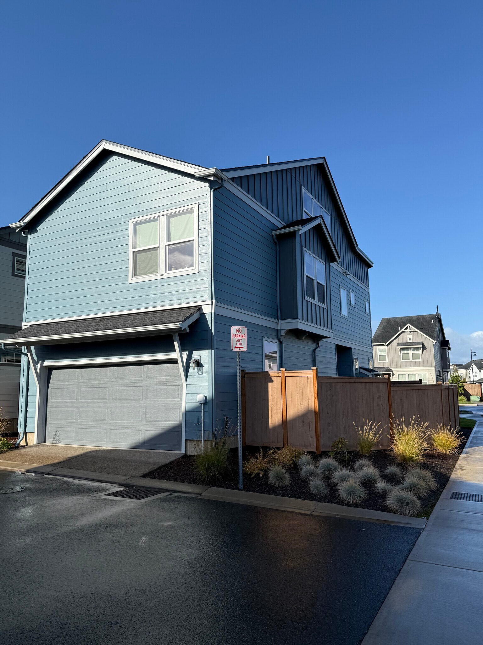 Building Photo - 3844 SE 83rd Ave