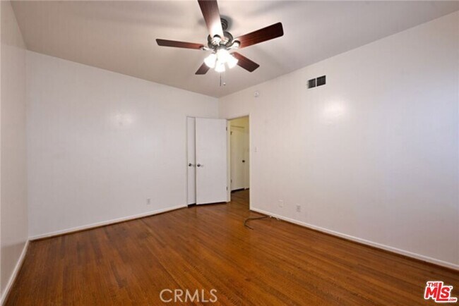Building Photo - 149 Crescent Dr