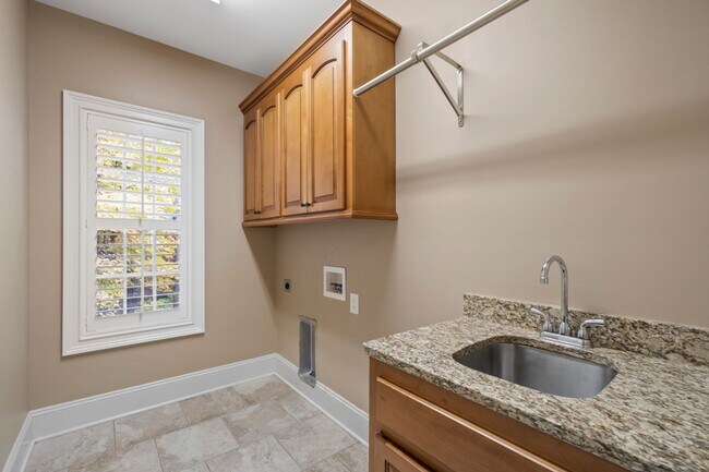 Building Photo - 137 Northington Woods Dr