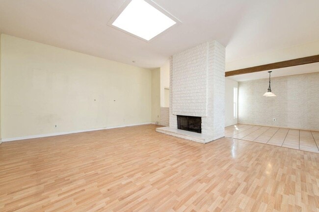 Building Photo - 3bd/2ba single family house in University ...
