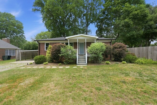 Building Photo - Beautifully Updated 3BR Home in an Established Burlington Neighborhood