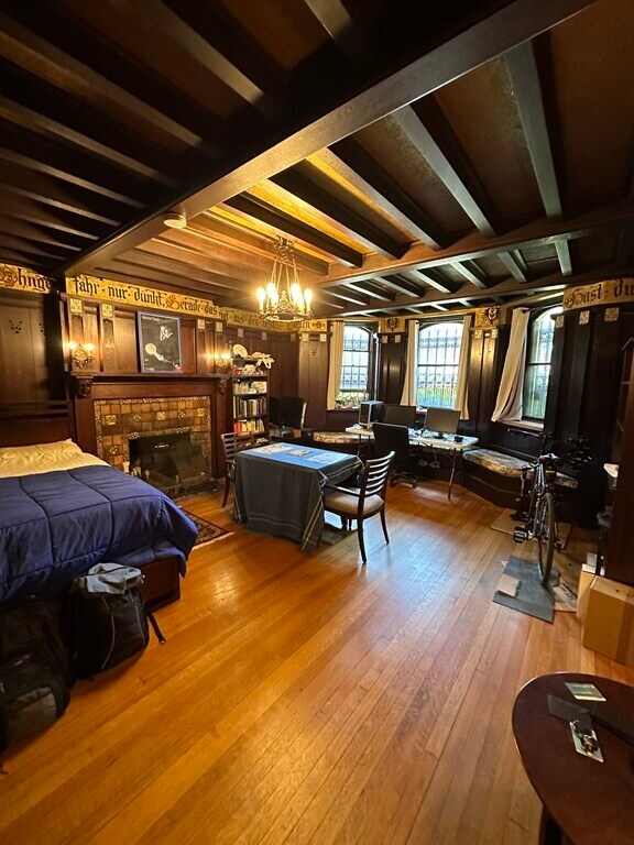 Building Photo - 335 Beacon St