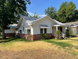 Building Photo - 120 Carthel St