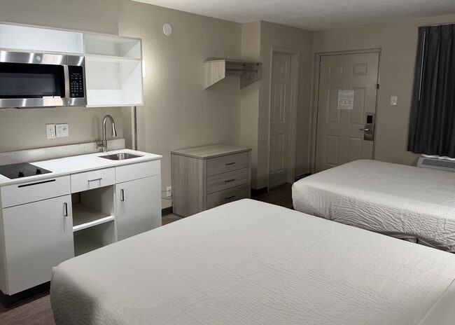 Building Photo - 502 S Access Rd