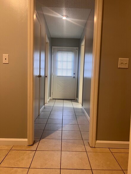 Building Photo - 1405A Stratton Place Dr