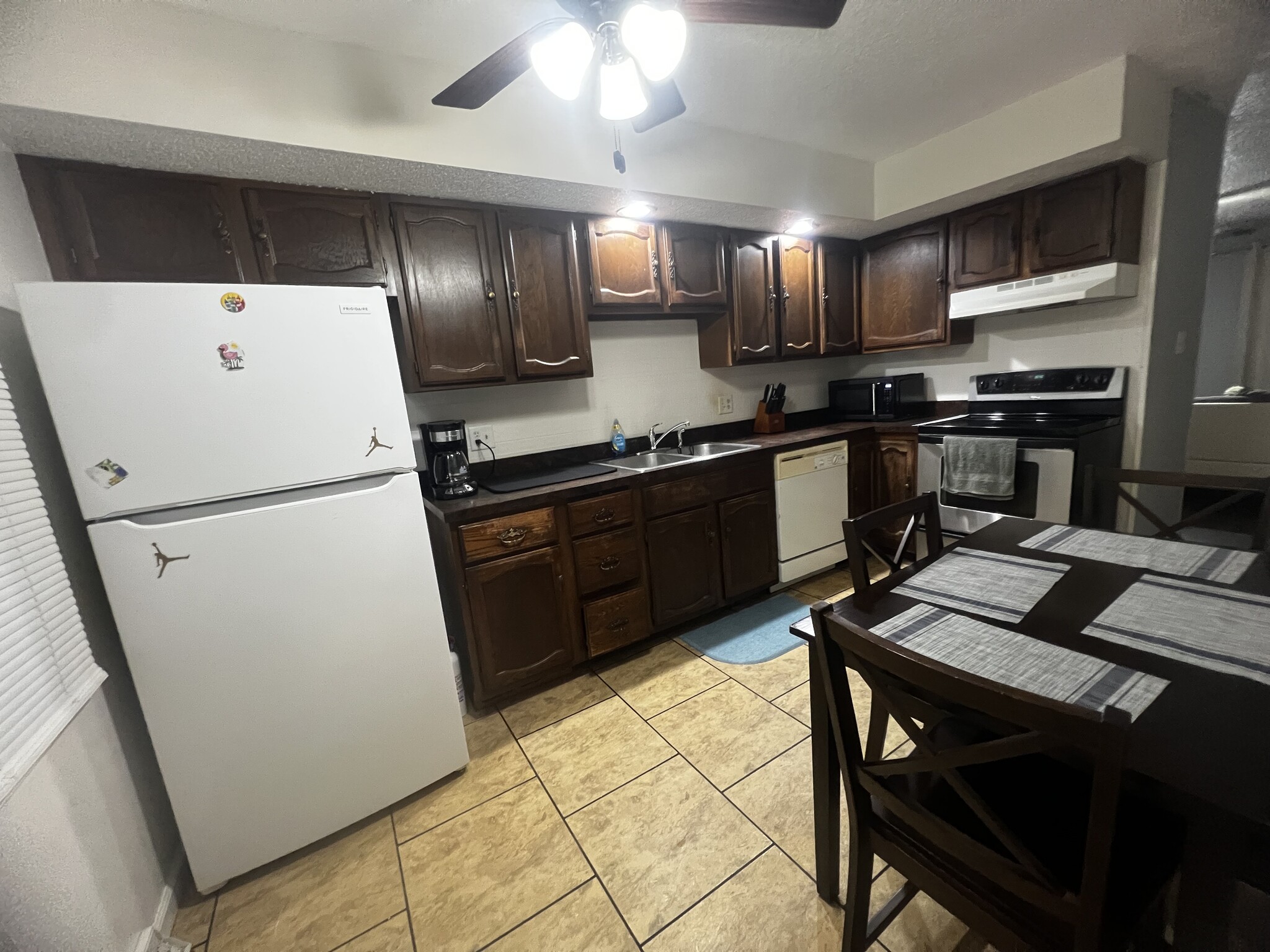 Building Photo - 1400 Shiloh Dr