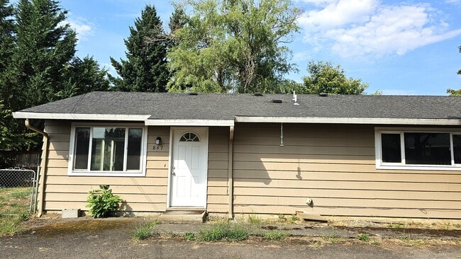 Primary Photo - 847 12th St