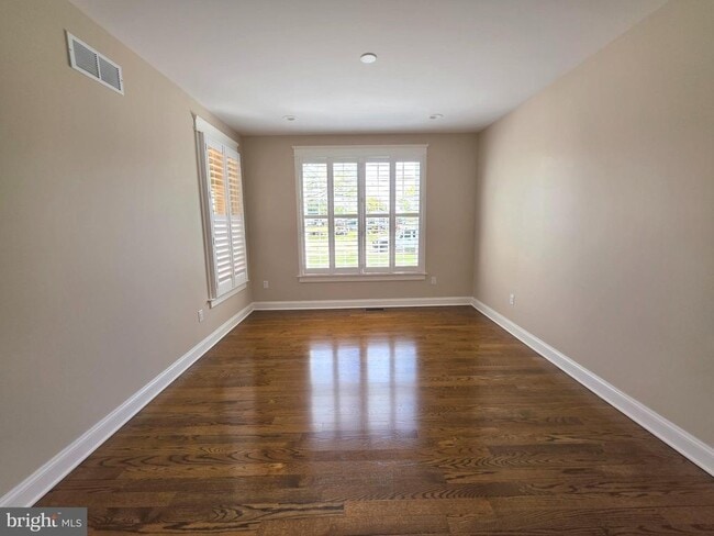 Building Photo - 94 Wolf Creek Cir