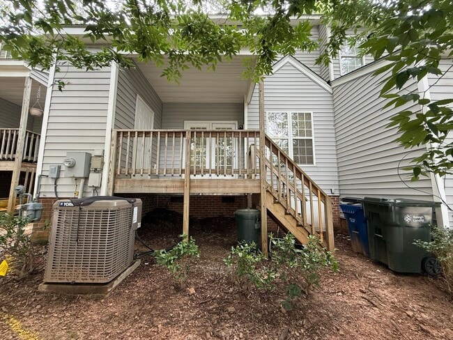Building Photo - Newly Remodeled 3BD, 3BA Raleigh Townhome ...