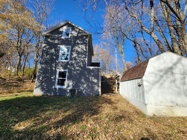 Building Photo - 2 Bedroom 2Bathroom House