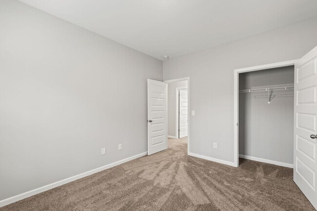 Building Photo - North Paulding High School - 4 bedrooms/2....