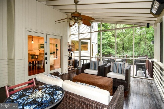 Building Photo - 12134 Holly Knoll Cir