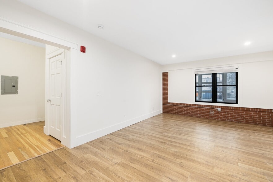 Studio Room - 54 Sutton St