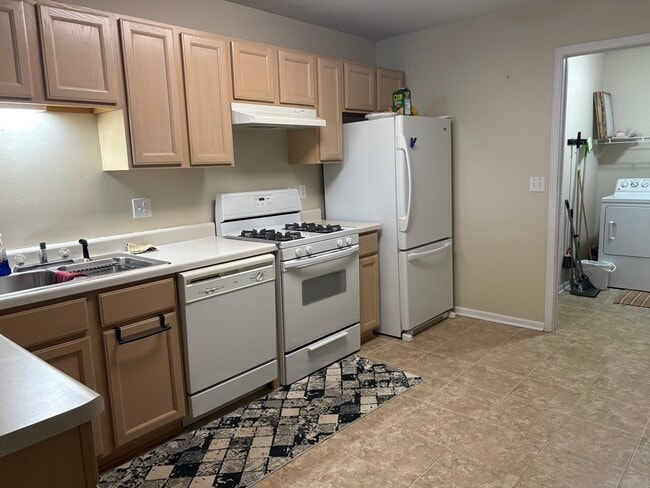 Building Photo - 229 Steeplechase Cir