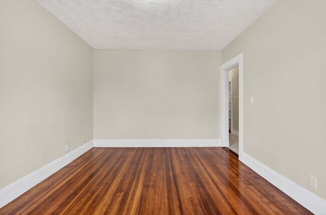 Building Photo - 64 Topliff St