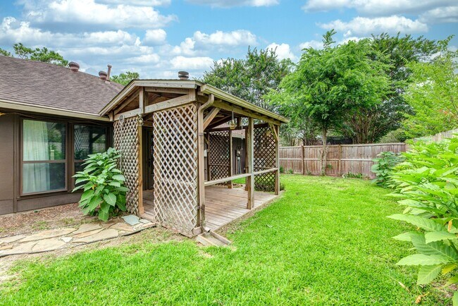 Building Photo - 6818 Brockington Dr