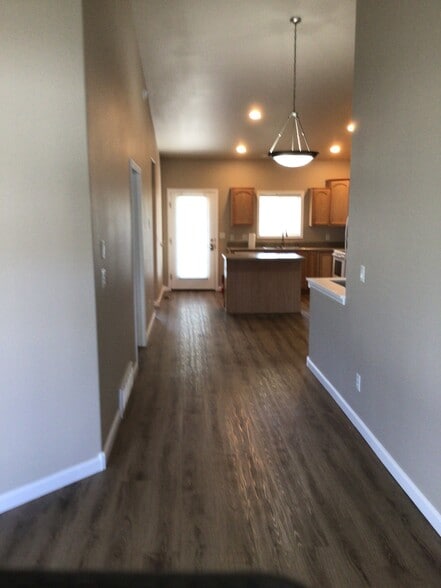 Building Photo - 3134 New Hope Dr