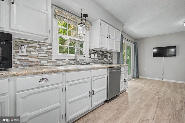 Building Photo - 2615 Point Lookout Cove