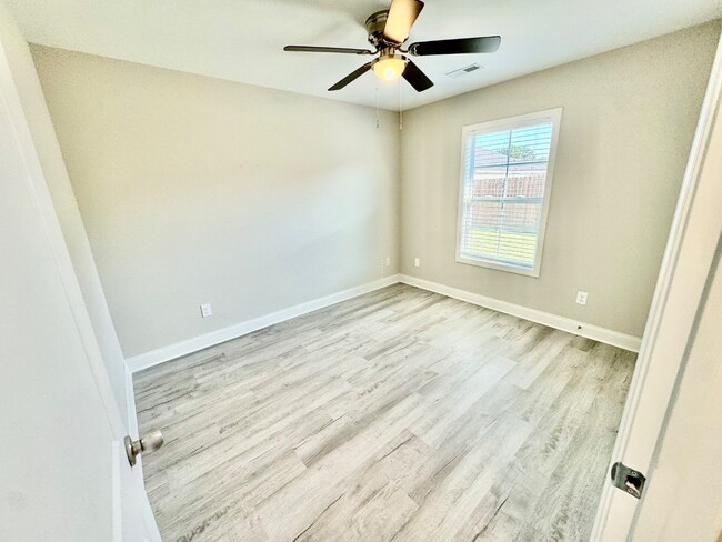 Building Photo - 3686 Saddle Rdg Dr