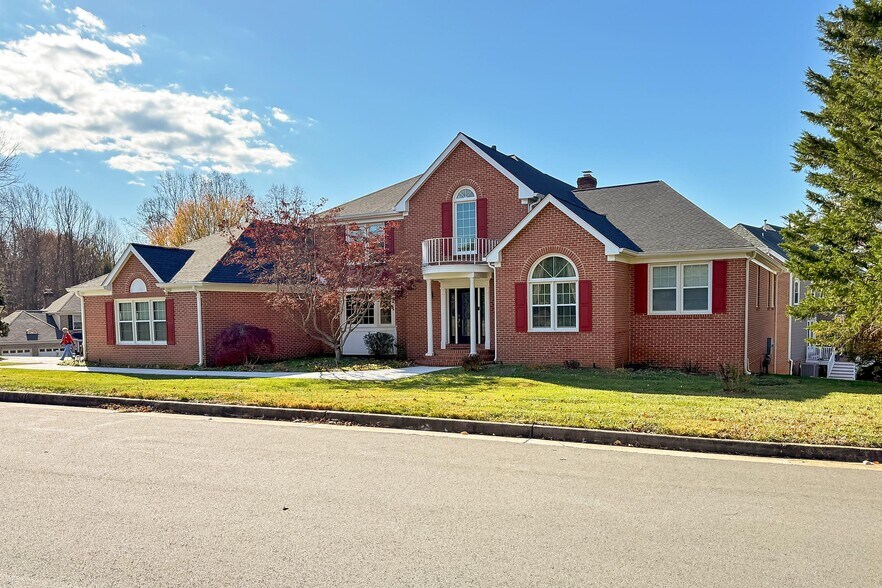 Building Photo - 1300 Pinstripe Ct