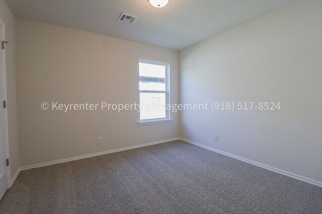 Building Photo - Stunning New Construction Home 4 Bed 2 Bath Broken Arrow